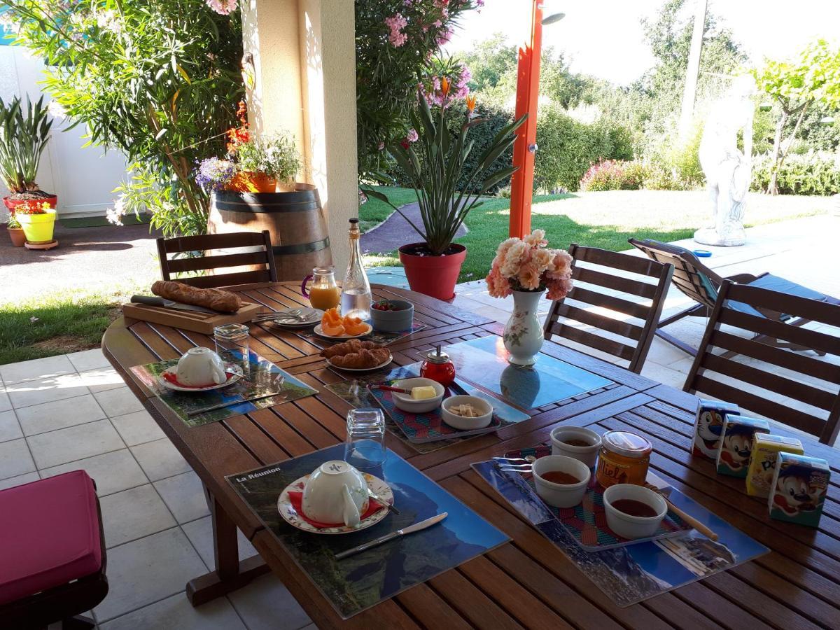 La Chenaie Bed & Breakfast Sainte-Marthe  Exterior photo